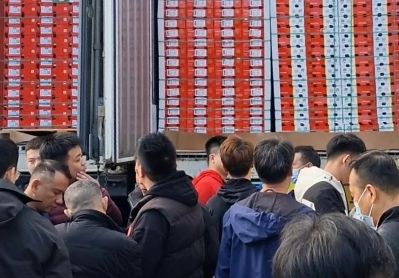 Forte domanda in vista del Capodanno cinese mentre a Guangzhou si scaricano 200 container di ciliegie cilene al giorno