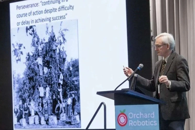 Cherry crop load management: the AI leaf-to-fruit method